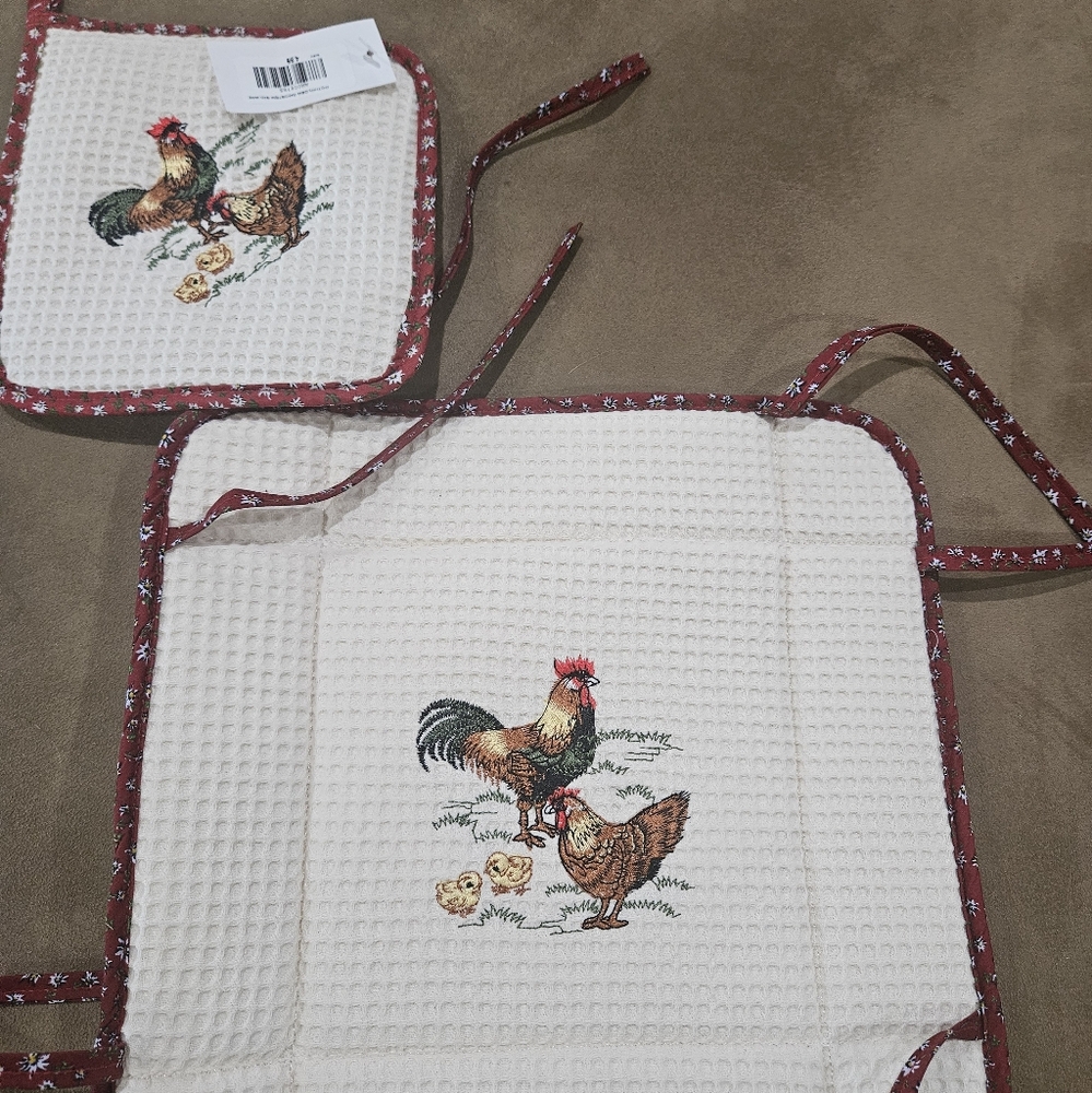 Farmhouse chicken potholder and bread holder